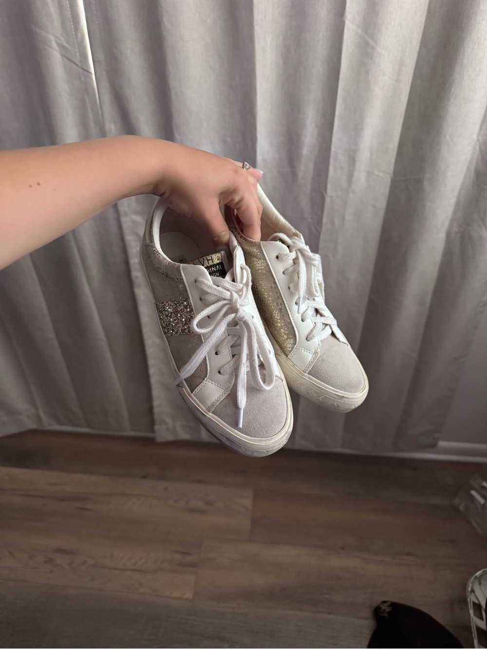 Vintage Havana White Sneakers with Gold Glitter Stripe